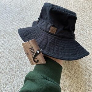 T3 Wanderer Tilley Hat Black - 7.125